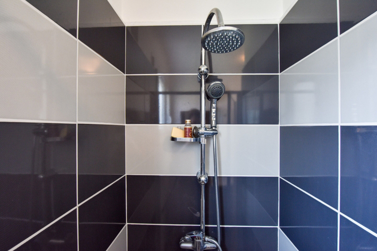 Bathroom 2, Beachside Brittany Escape, Morbihan