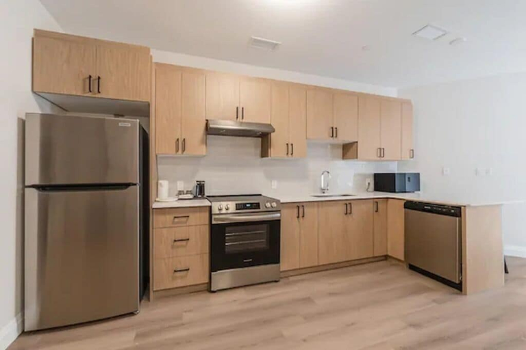 Private kitchen 5, Meadowvale Living Hotel & Suites DT, Toronto