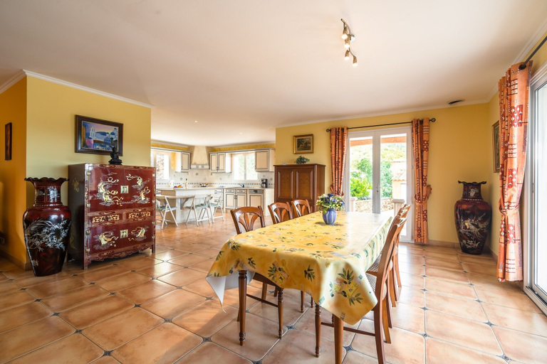 Dining 2, Hillside Retreat in Roquebrun, Hérault