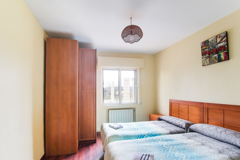 Room 3, Villa in Villamuriel With Pool and Barbecue, Palencia