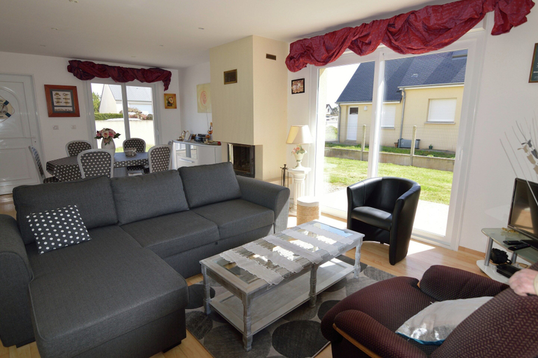 Living room 3, Denneville Coastal Escape With Garden, Manche