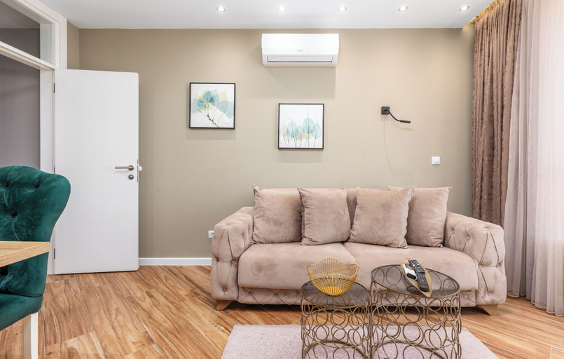 Others 4, XIO Apartments