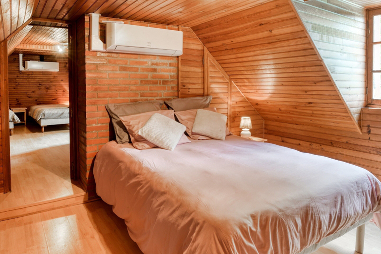 Room 5, Tranquil Holiday Home With Private Pool, Dordogne