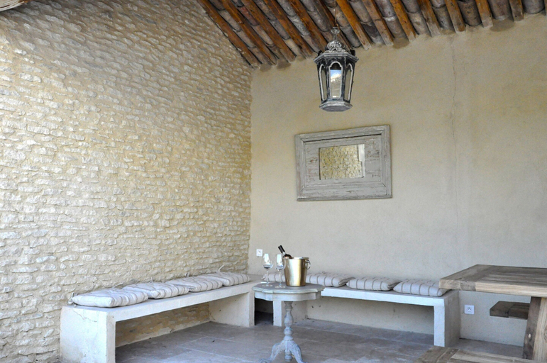 Balcony 5, Mas in Eygalieres With Heated Pool, Bouches-du-Rhône