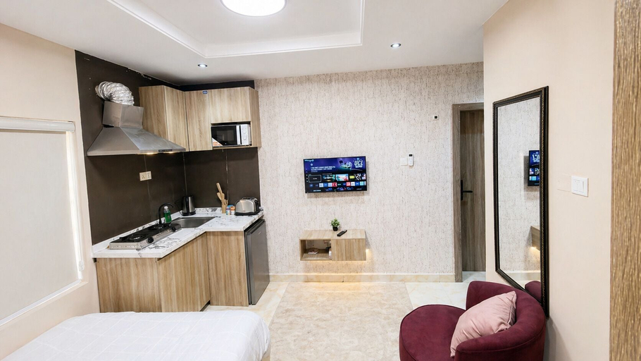Room 5, Happy Lodge Shortlets & Suites, Eti-Osa