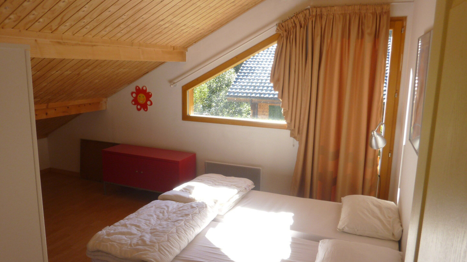 Bedroom 2, Chalet in Saint-jean Near Ski Lift, Haute-Savoie
