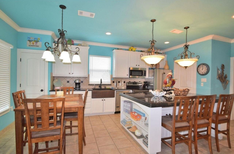 Dining 2, Sum Beach 4 Bedroom Home, Galveston