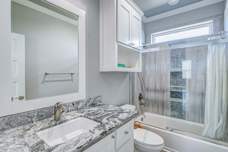 Bathroom 2, Hannah Cabana 3 Bedroom Home, Galveston