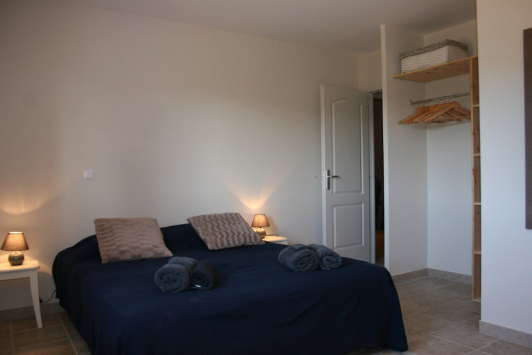 Room 2, Villa in Plan-de-la-tour With Pool & Vineyard View, Var