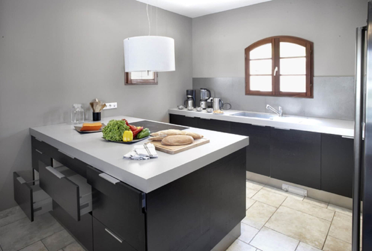 Private kitchen 2, Villa in Sainte-maxime With Private Pool, Var