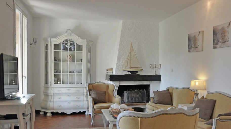 Living room 4, Villa in Frejus With Pool Near Beach, Var