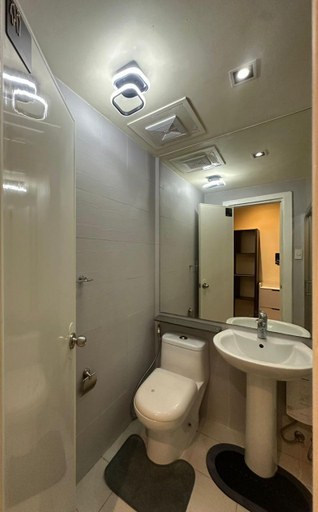 Bathroom 4, Luxe Studio, Makati City