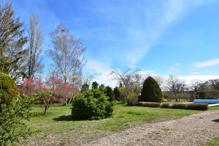 Garden 5, Mansion in Charrin by Loire With Pool, Nièvre