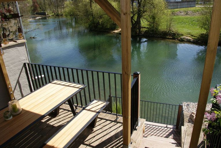 Garden, Jane Austen Lake Retreat, Meuse