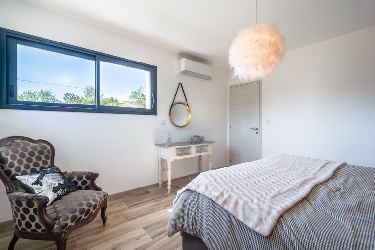 Room 5, Holiday Home Beaufort With Private Pool, Hérault