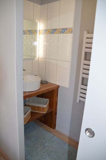 Bathroom 5, Poolside Escape by Arcachon, Gironde