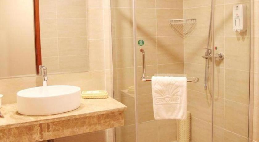 Bathroom 3, GreenTree Alliance Yichang East Yichang Station Hotel, Yichang