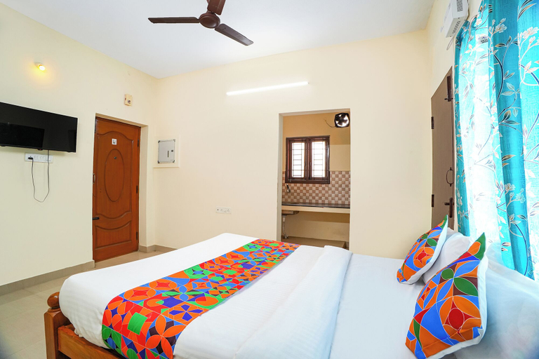 Room 5, FabHotel MM Home Stay, Kancheepuram