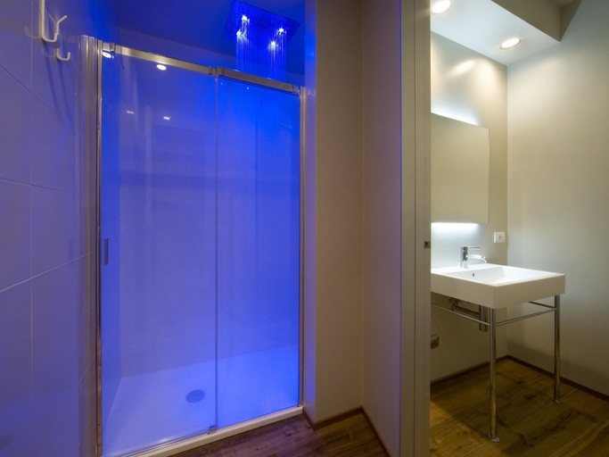 Bathroom 2, Le Civette, Ancona