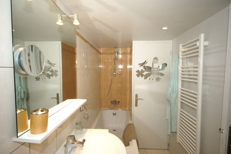 Bathroom 3, Charming Escape, Yevre-la-ville, Loiret