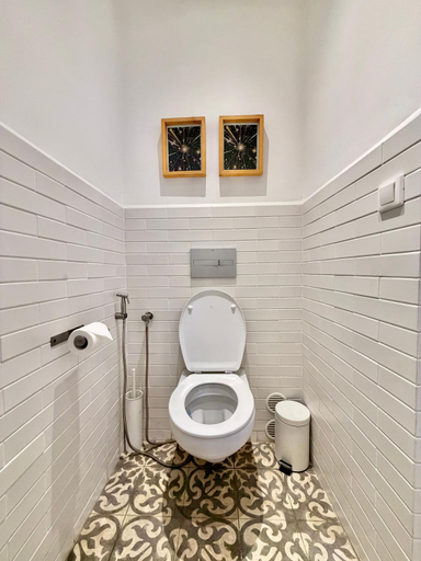Bathroom 4, Grand Hotel Urban, Analamanga