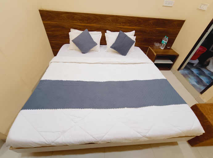 4, Shree Krishna Hotel, Ujjain