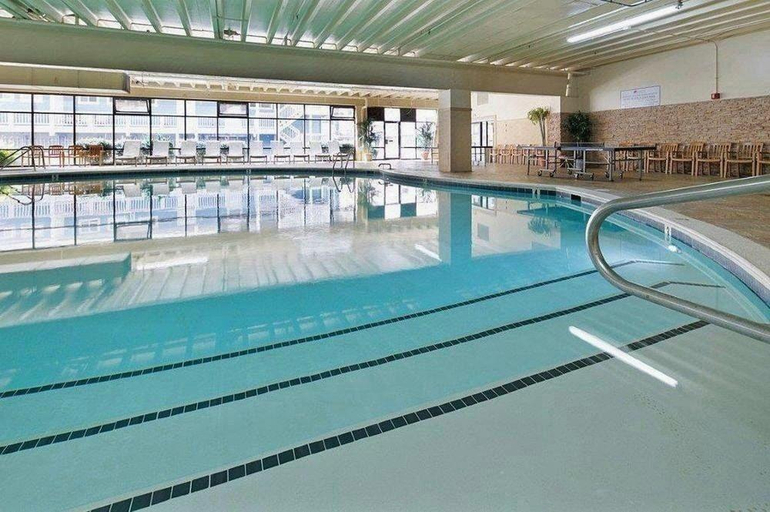 Sport & Beauty 2, Carousel Resort Hotel and Condominiums, Worcester