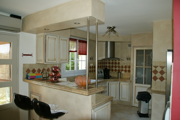 Private kitchen 4, Villa in Reillanne With Private Pool, Alpes-de-Haute-Provence