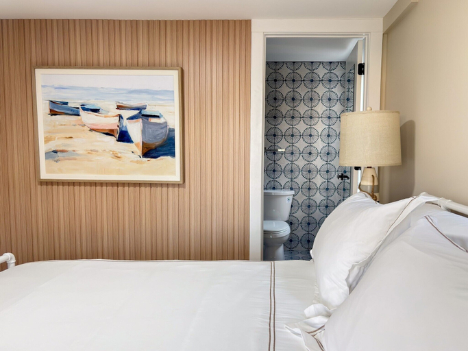 Room 5, The Marilyn Inn, Monmouth