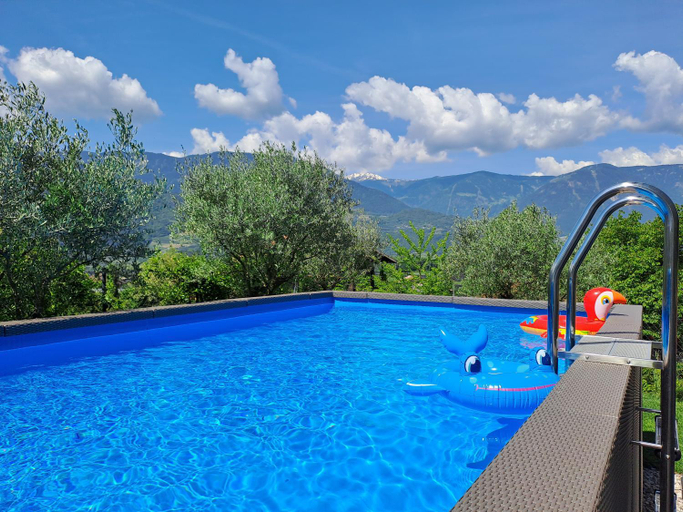 Sport & Beauty 2, Penthouse & Garden - luxury apartment, Bolzano