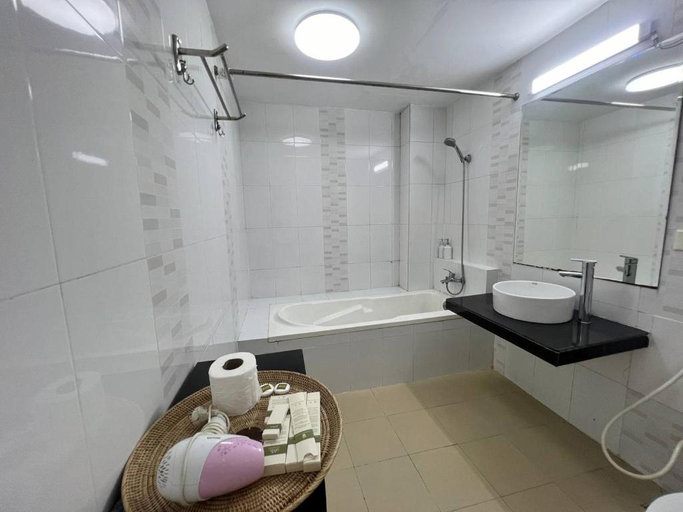 Bathroom 5, Mary Beach Hotel & Resort, Sihanoukville