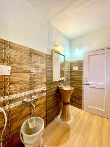 Bathroom, Aman Cottage Manali Near Mall Road, Kullu