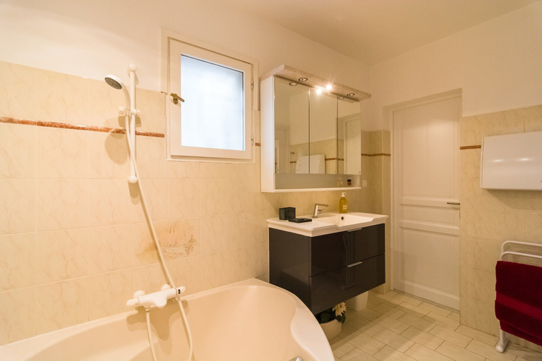 Bathroom 3, Villa in Hyeres Near Beach & Pool, Var