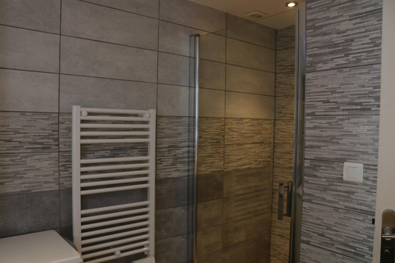 Bathroom 3, Cosy Holiday Home Near the Causses du Quercy, Lot