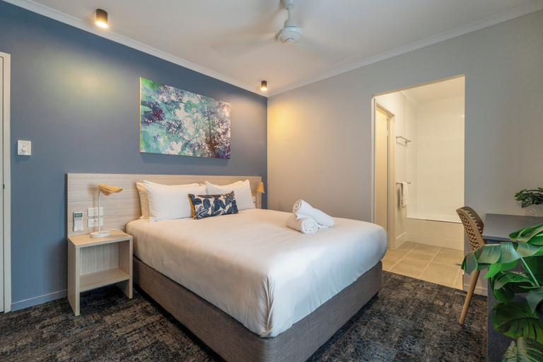 Bedroom 3, Cairns Southgate Hotel, Cairns