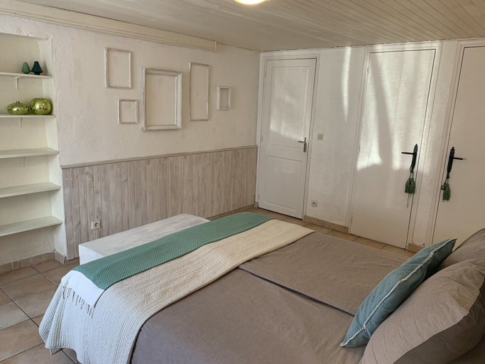 Room 3, Villa in Frejus With Pool Near Beach, Var