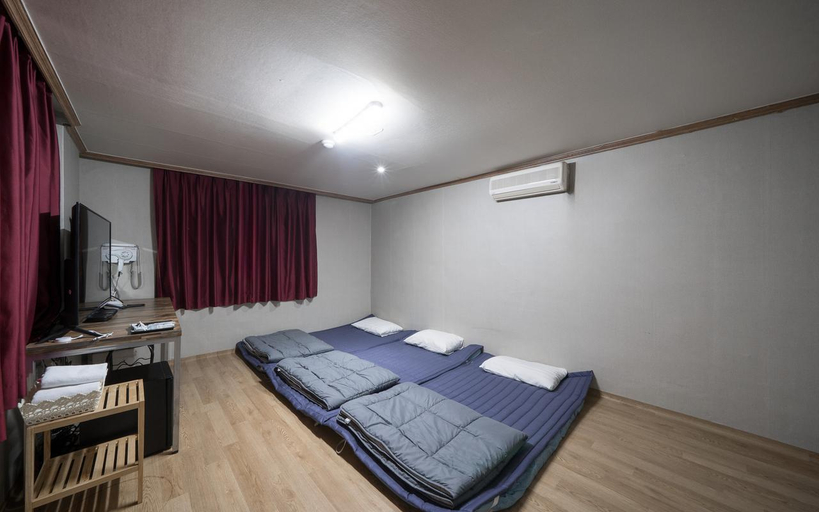 Bedroom 3, Gyeongsan Dongsan Motel, Dong
