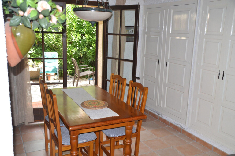 Dining 4, Holiday Home in Torre Gran Near Beach, Girona
