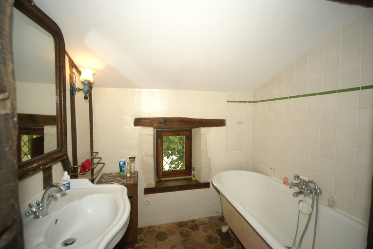 Bathroom 5, Holiday Home in Thurageau With Private Pool, Vienne
