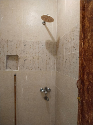 Bathroom 3, Jowhara Hotel, Sant Katrin