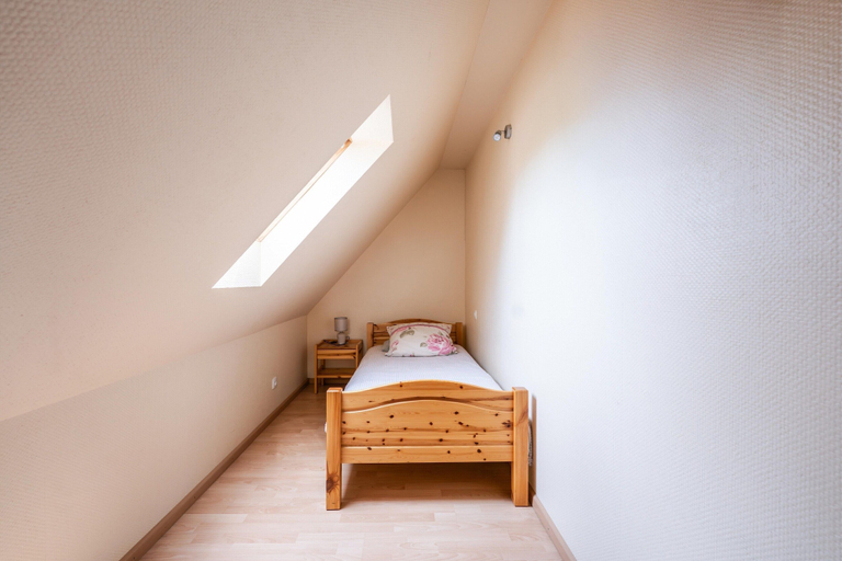 Room 5, Holiday Home in Ruederbach Near Lake, Haut-Rhin