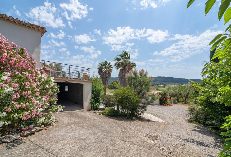 Exterior 4, Modern Villa With Heated Pool, Hérault