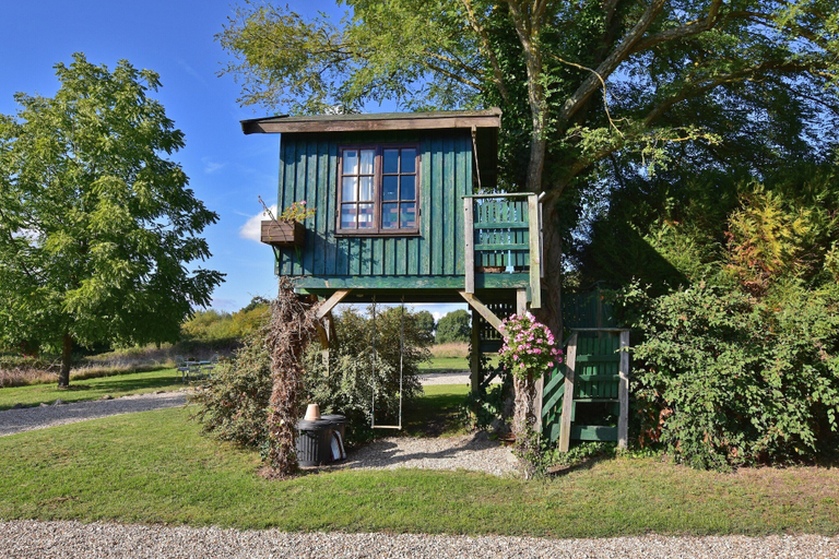 Garden 3, Holiday Home in Le Chatelet With Pool, Cher
