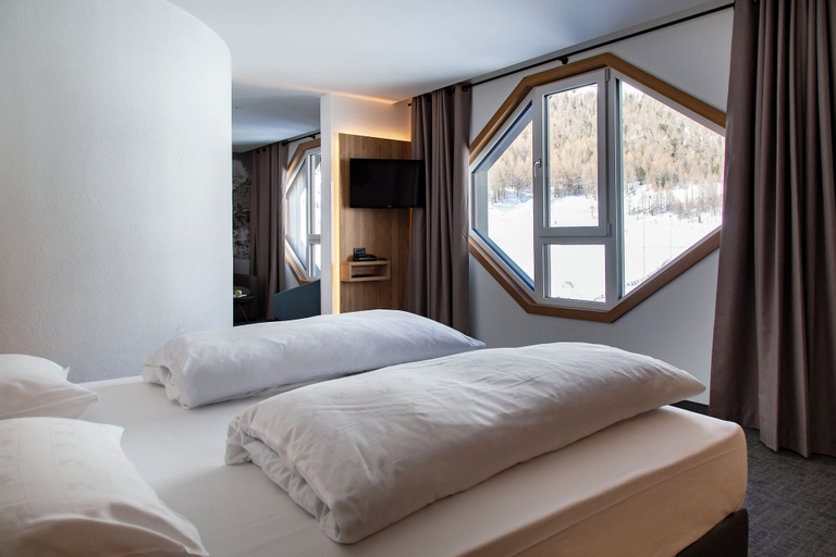 Bedroom 3, Blu Senales Active & Family Resort, Bolzano