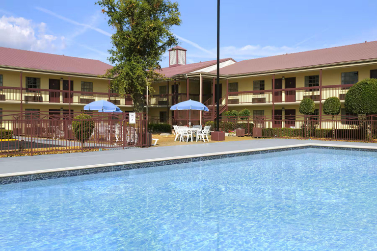Sport & Beauty 5, Days Inn by Wyndham West Memphis, Crittenden