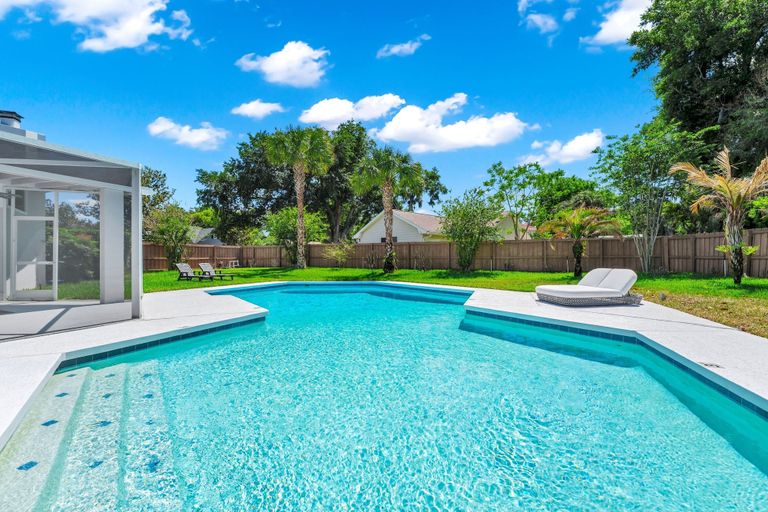 Sport & Beauty 4, Bay Hill, Orange
