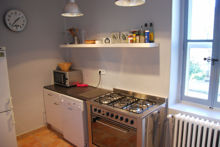Private kitchen 5, Villa in Valreas With Pool and Garden Views, Vaucluse