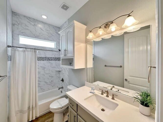 Bathroom 2, The Salty Mermaid 3 Bedroom Home, Galveston