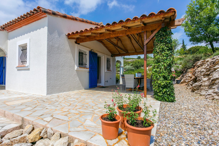 Balcony 5, Modern Villa in Camplong With Private Pool, Hérault