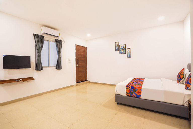 Room 4, Fabhotel Lotus Inn Pimpri Chinchwad, Pune